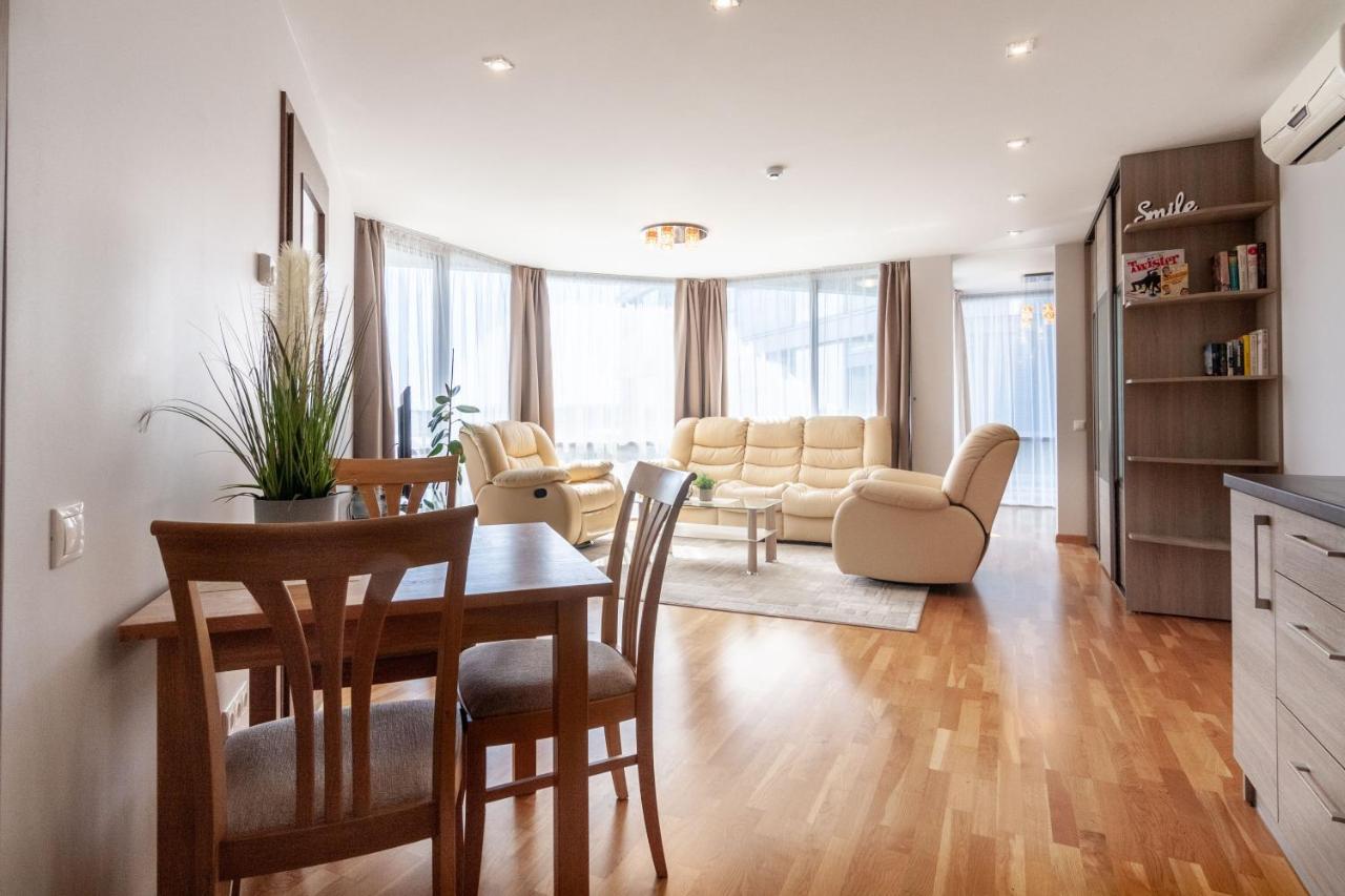 Elija Swan-Toy Apartments Šventoji Екстериор снимка