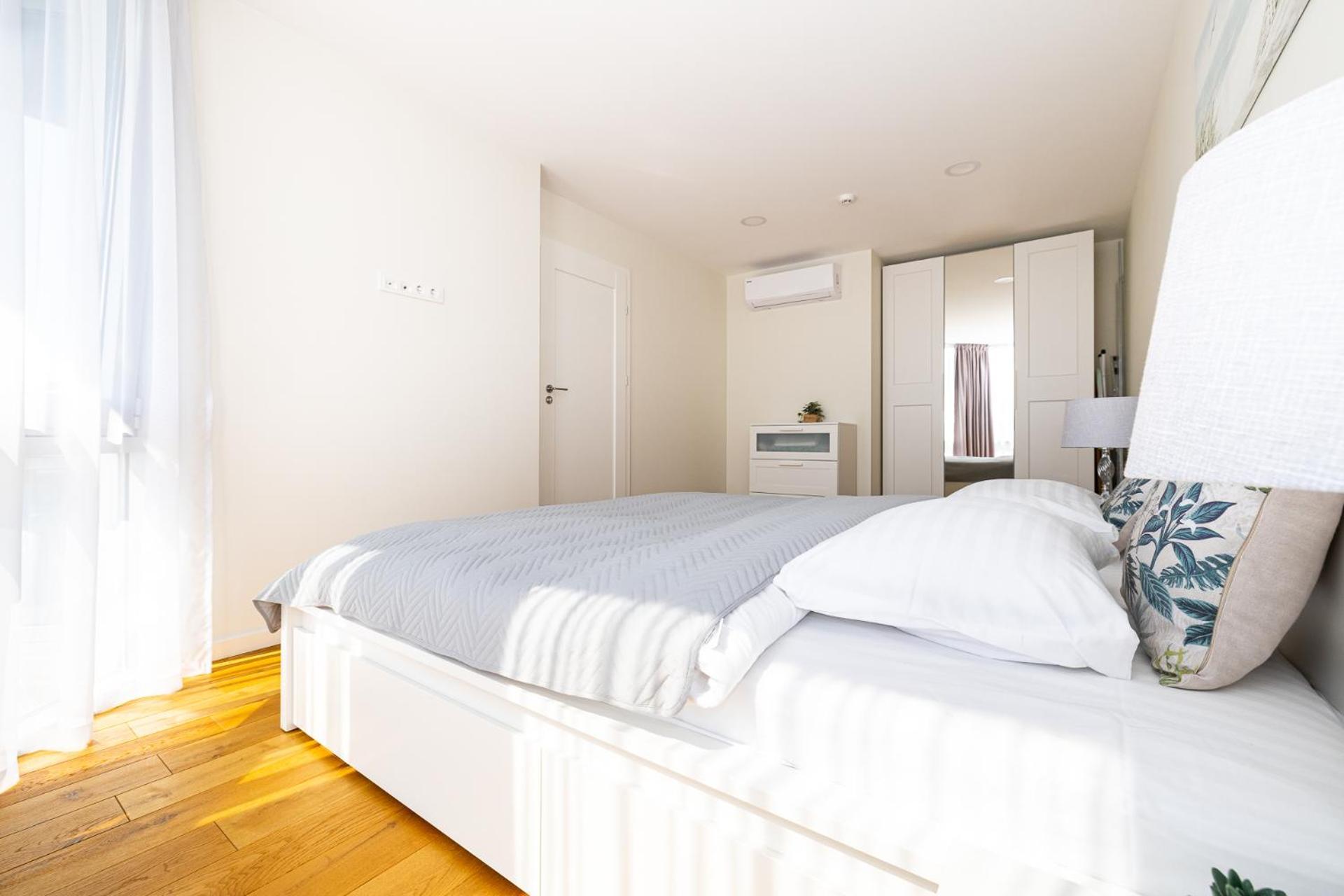 Elija Swan-Toy Apartments Šventoji Екстериор снимка